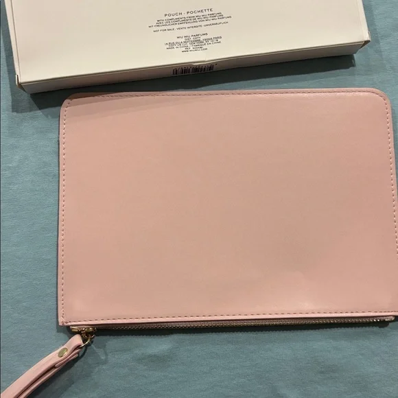 GWP Miu Miu Light Pink Clutch with Multicolor Logo - Picture 6 of 6